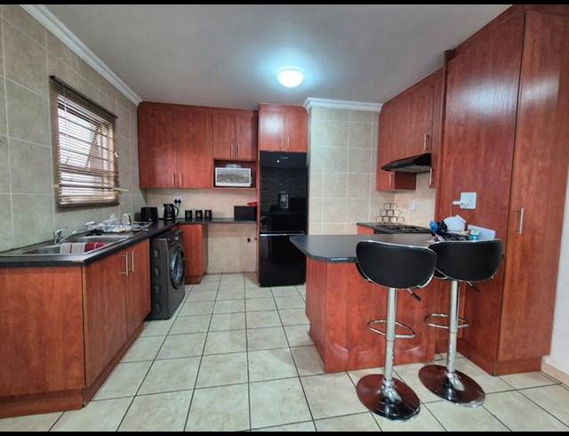 2 BEDROOM TOWNHOUSE FOR SALE IN ALBERTON NORTH